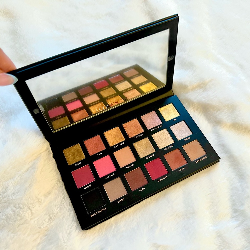 Huda Beauty Rose Gold Remastered Palette